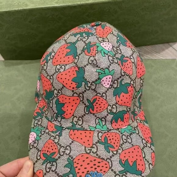 NEW Gucci  GG Supreme Monogram Strawberry Baseball Hat M Beige main image 7